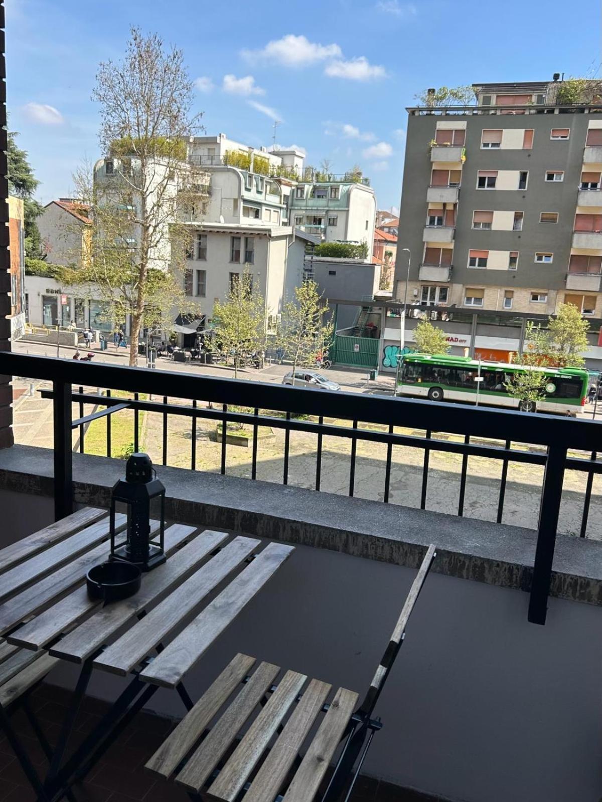Modern Apartments Mm3 Afforifn Only 15 Min From Duomo ミラノ エクステリア 写真